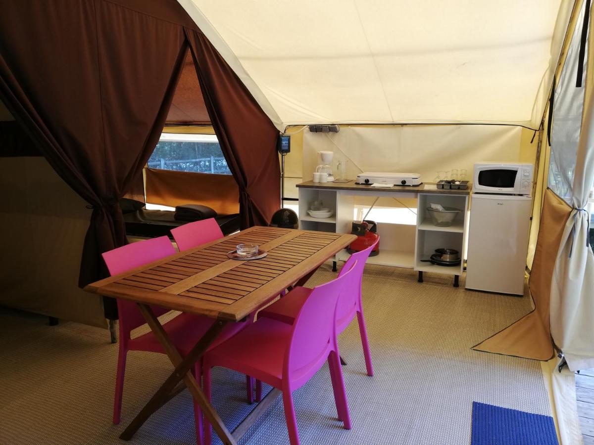 Camping La Fritillaire Hotell Savigny-en-véron Eksteriør bilde